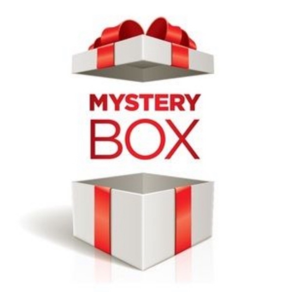 - ✨BROWN SWEATER MYSTERY BOX 📦✨NEW - Picture 3 of 4